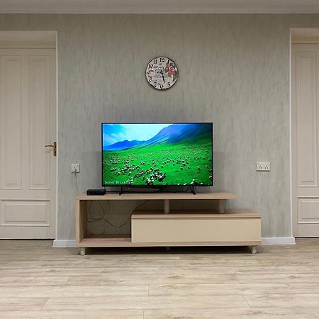 Spacious Dinamo Apartment Tbilisi Buitenkant foto