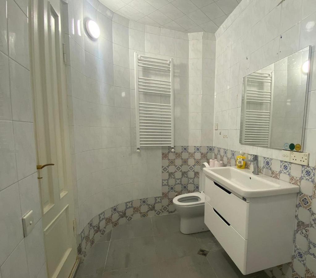 Spacious Dinamo Apartment Tbilisi Buitenkant foto