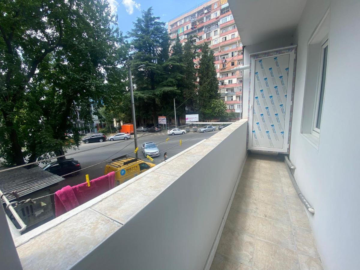 Spacious Dinamo Apartment Tbilisi Buitenkant foto