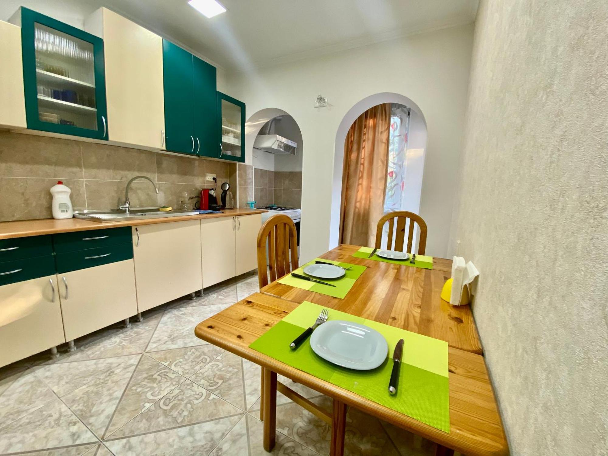 Spacious Dinamo Apartment Tbilisi Buitenkant foto